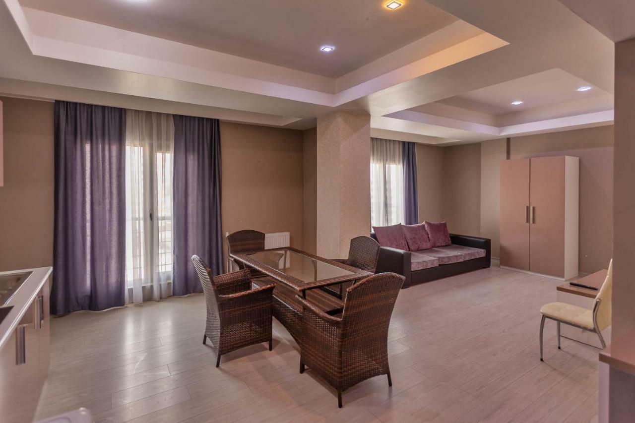 Diplomat Suites Baky Esterno foto