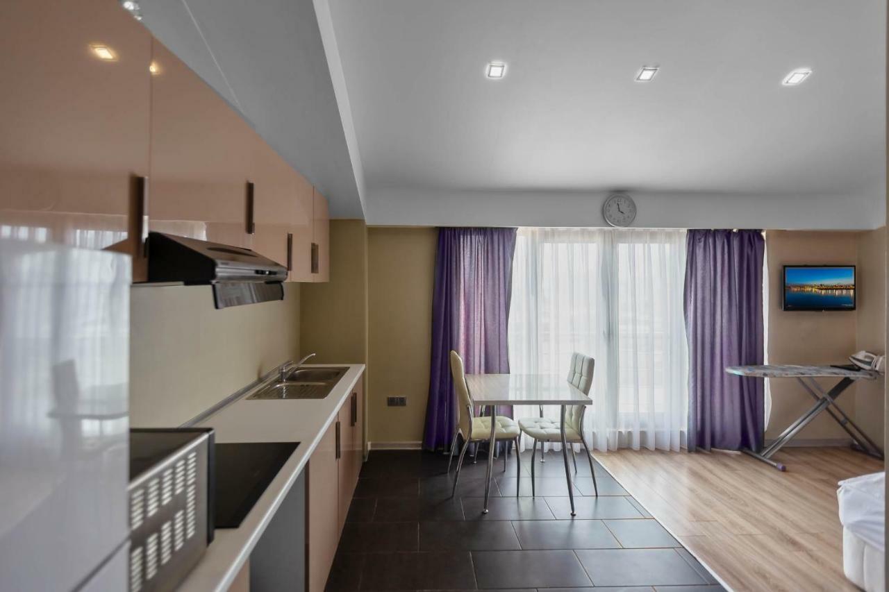 Diplomat Suites Baky Esterno foto