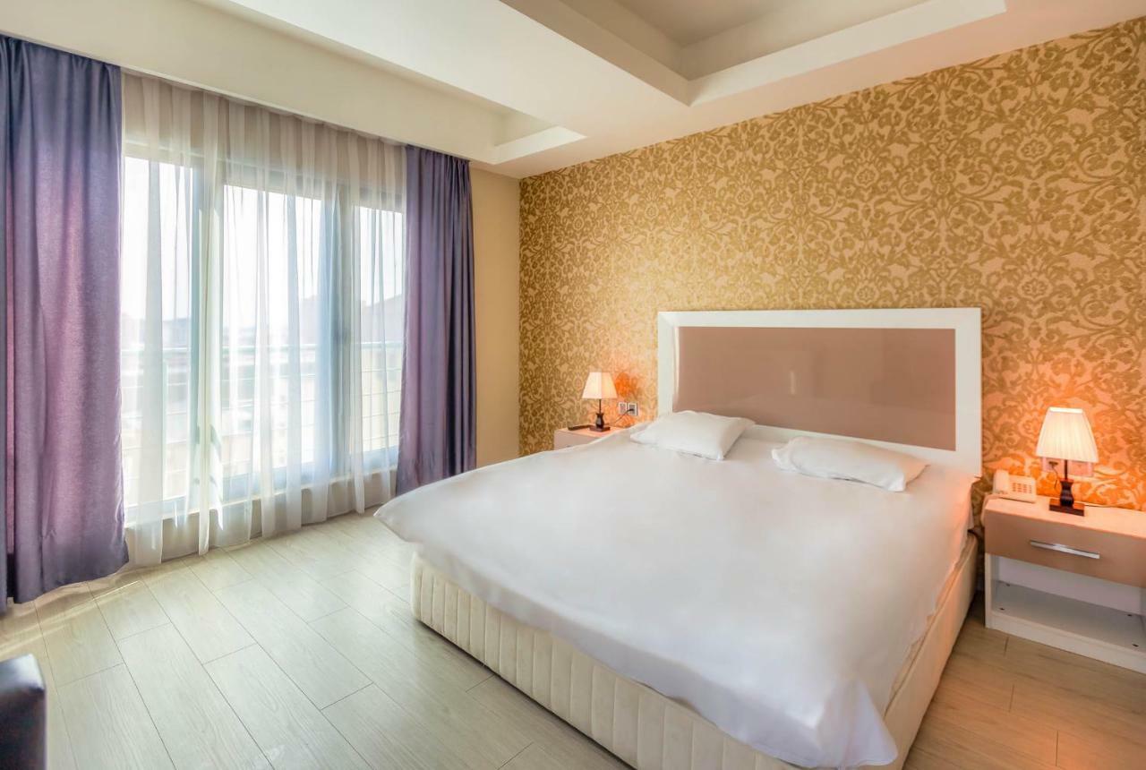 Diplomat Suites Baky Esterno foto
